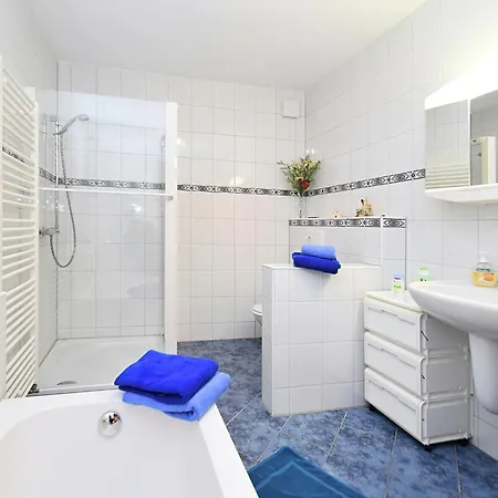 Quiet Comfort In Apartman *